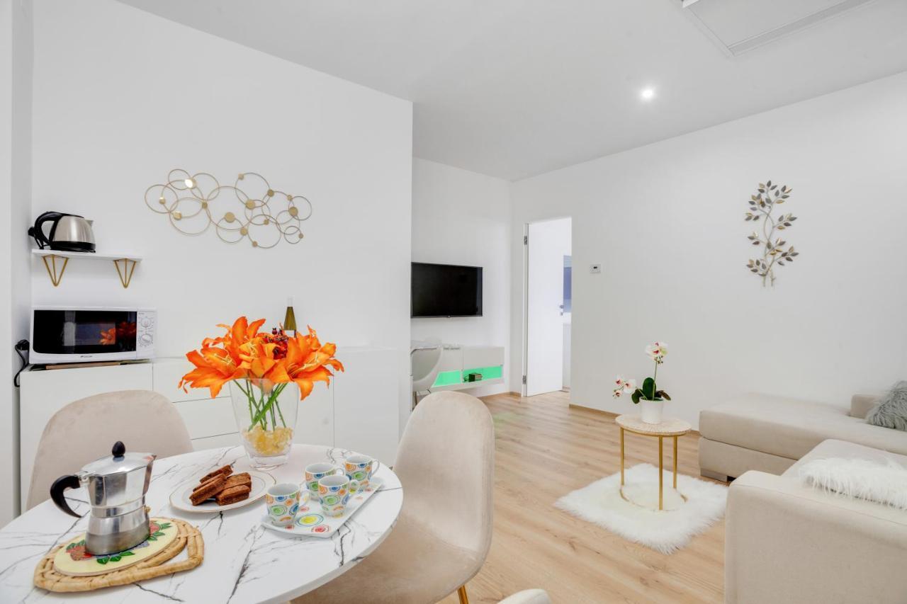 Tramonto Sul Mare Bari Apartment Near The Airport Bagian luar foto