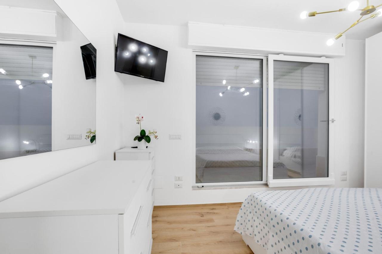 Tramonto Sul Mare Bari Apartment Near The Airport Bagian luar foto